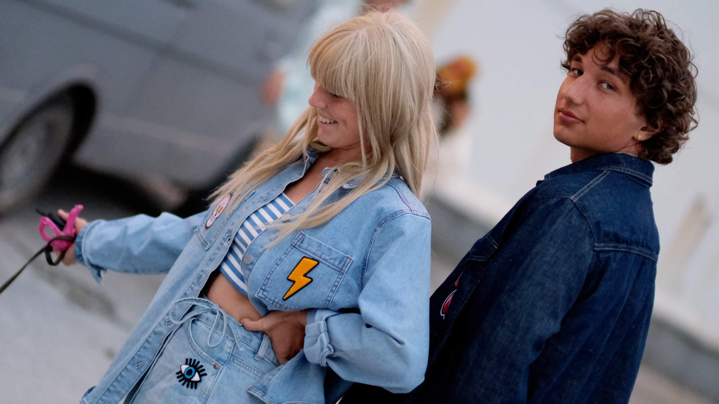 Flash - what a feeling! Blixtar och dunder när vår patchie sitter på en jeans jacka.