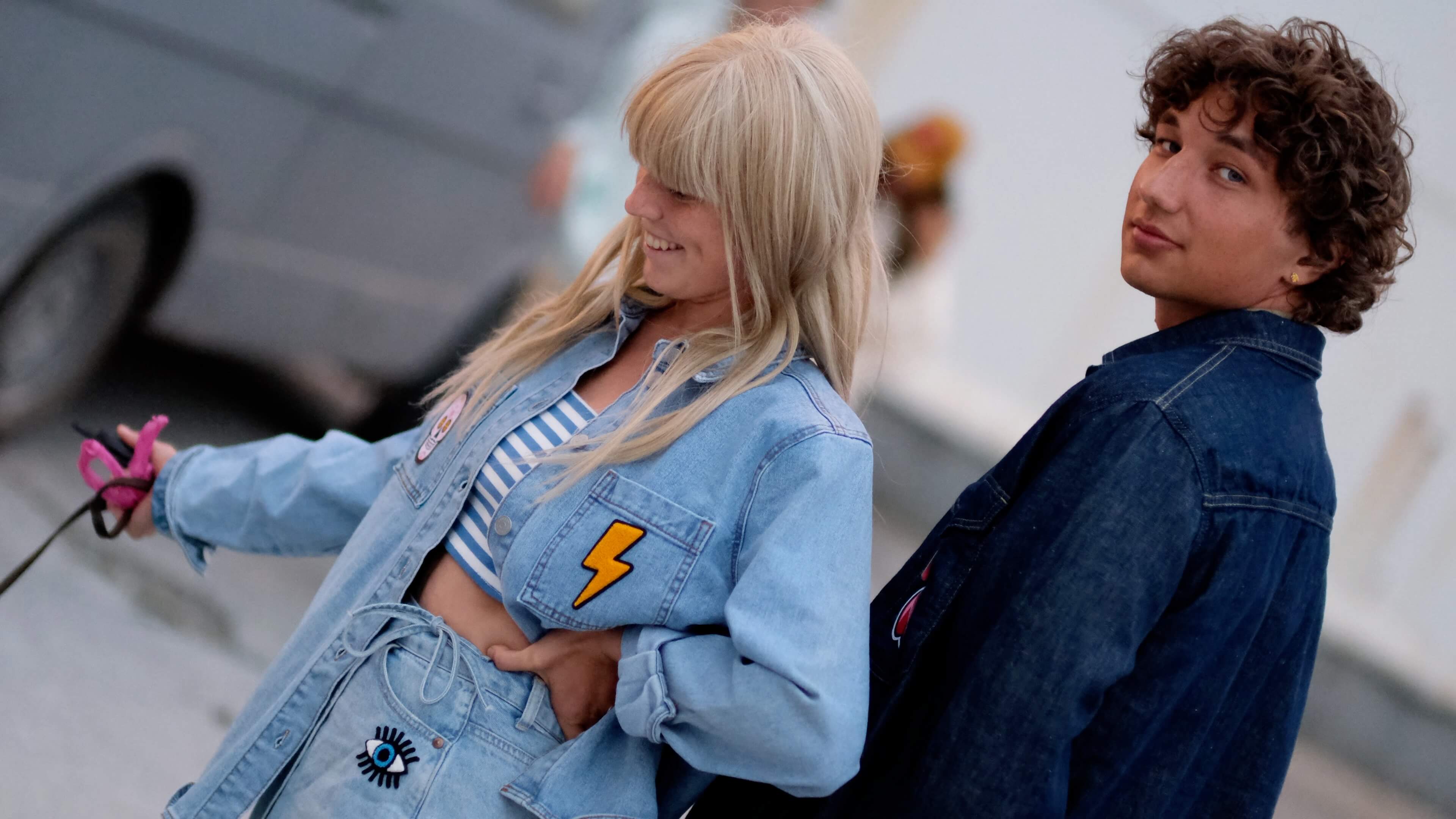 Flash - what a feeling! Blixtar och dunder när vår patchie sitter på en jeans jacka.